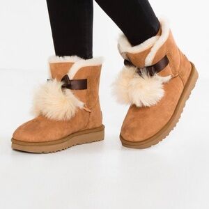 UGG Gita Chestnut Leather Toscana Pom Pom Boot used